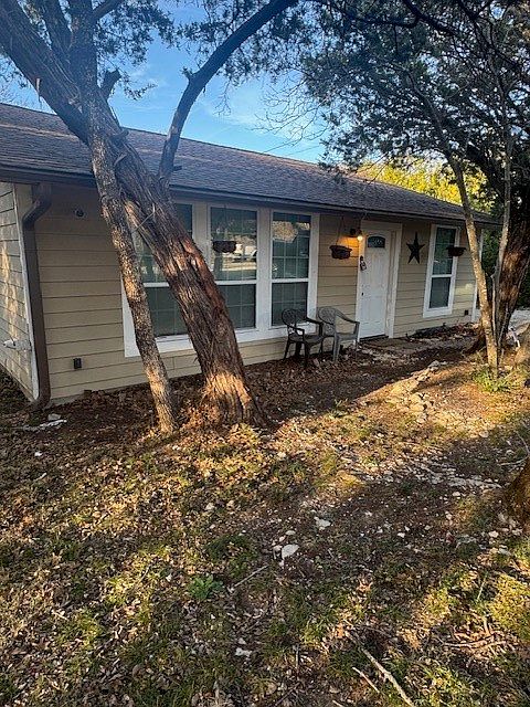 1st image of 2616 Pinoak St