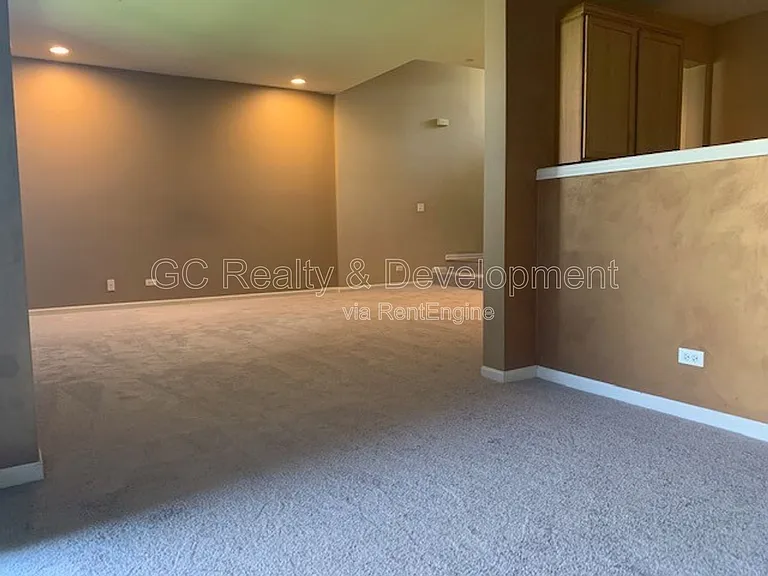 922 Kings Canyon Dr — Photo 5