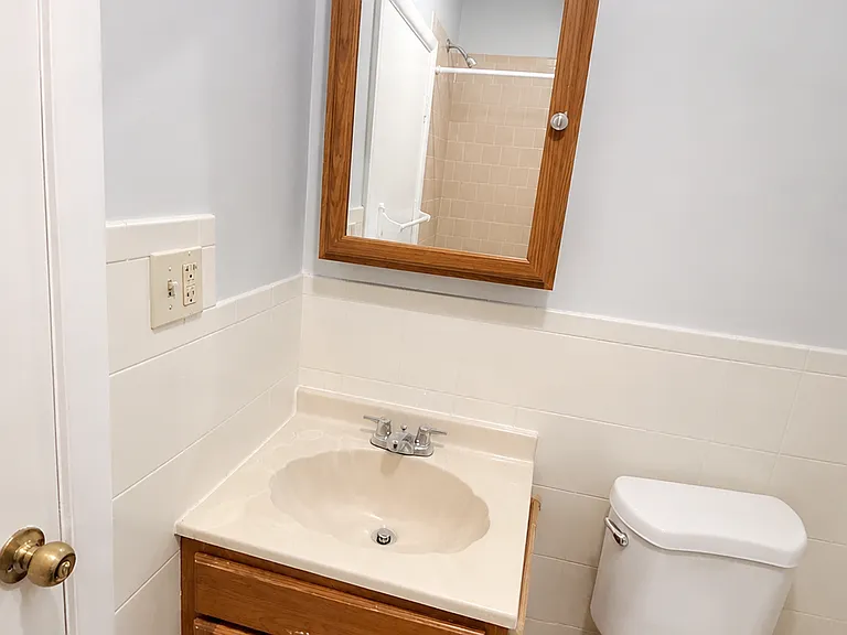 18 Coyle Ave #3F — Photo 5