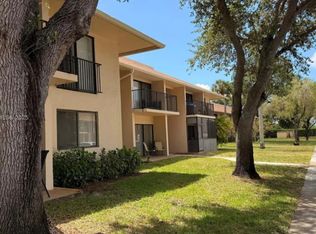 5855 Washington St, Hollywood, FL 33023