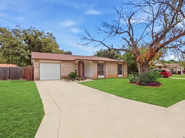 5942 CLIFF ROCK DR, San Antonio, TX 78250