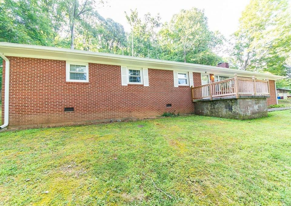 1st image of 244 Pine Circle Dr