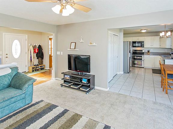 4th image of 7061 Highpoint Dr