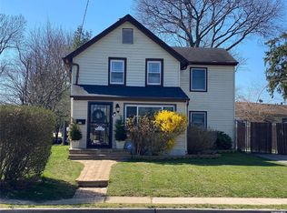 564 Park Ave, Uniondale, NY 11553