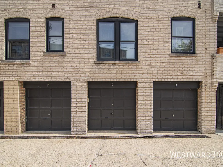 574 Sheridan Sq #2 — Photo 15