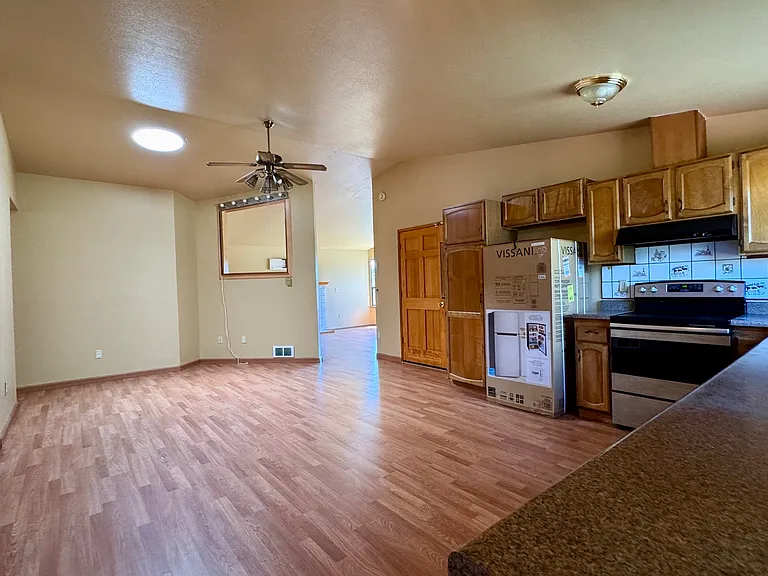 9323 S M St — Photo 2