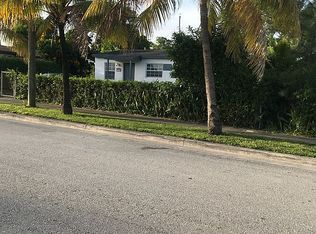 1064 W 27th St, Riviera Beach, FL 33404