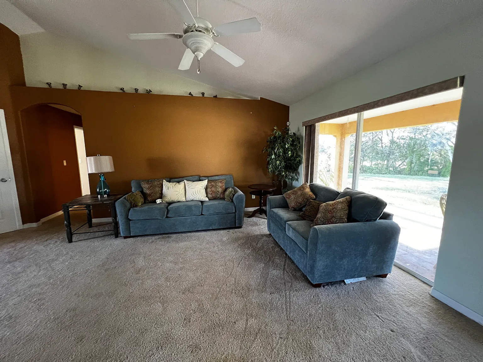 4 bed, 1880 sqft, $2,400 — Photo 4