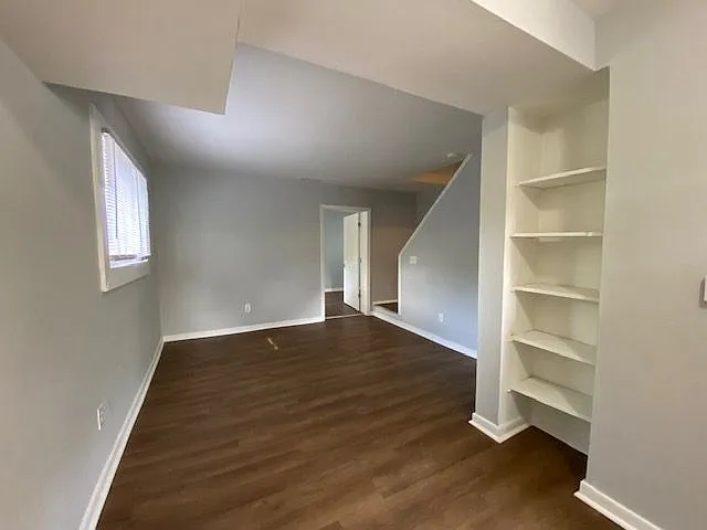 Lynhaven Apartments — Photo 11