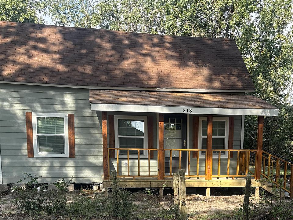 1st image of 213 Crawford St
