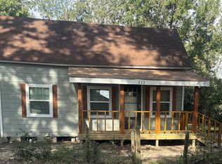 213 Crawford St, Huntsville, TX 77340