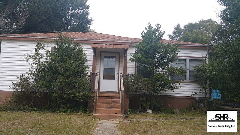 1st image of 210 Willow St