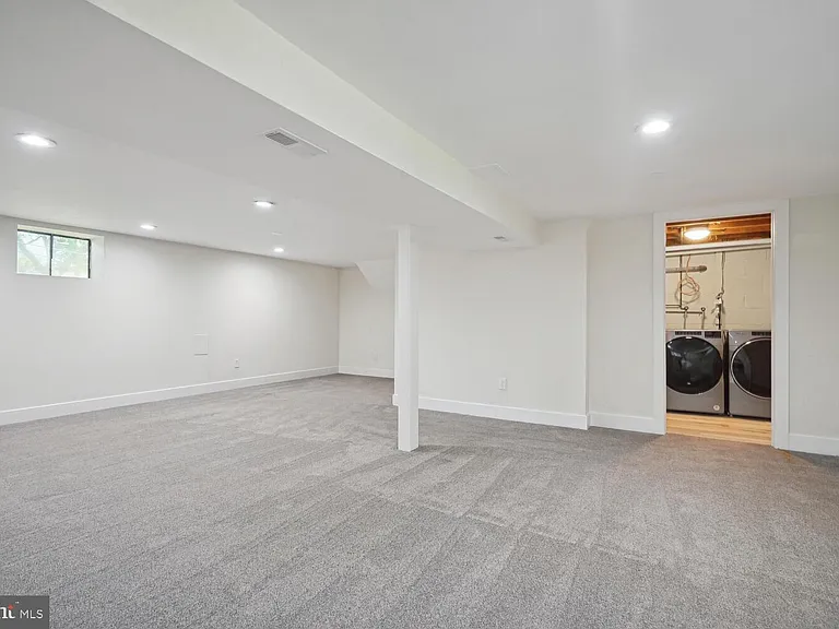 1633 Warner Ave — Photo 18