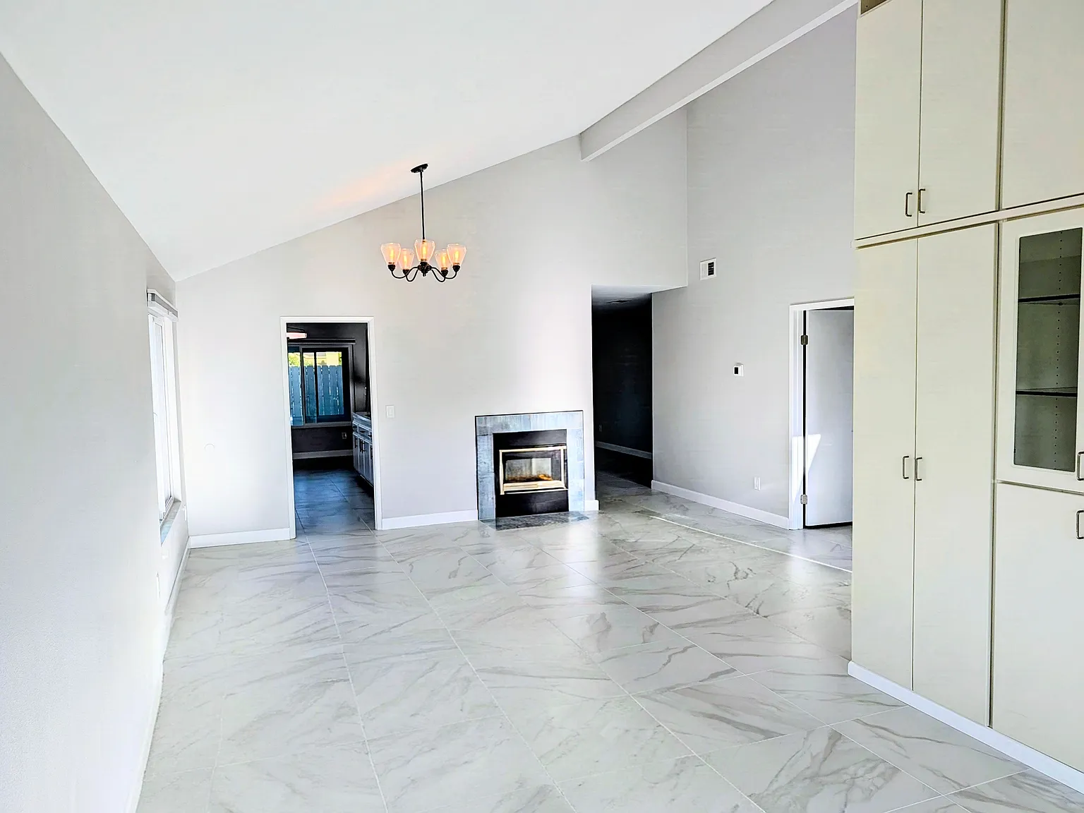 4 bed, 1800 sqft, $4,750 — Photo 4