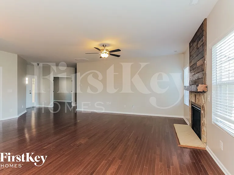 12204 Flatbush Dr — Photo 5