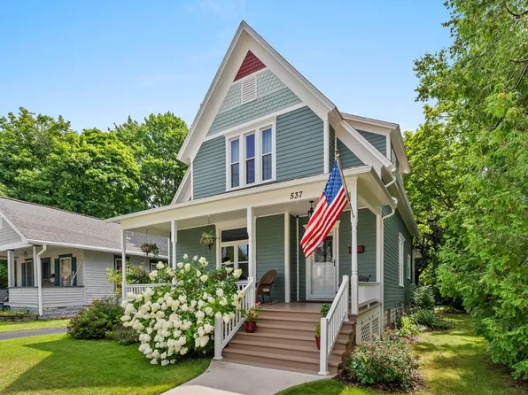 537 Kentucky St, Sturgeon Bay, WI 54235