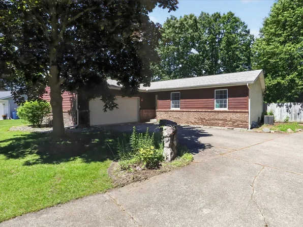 56800 Bow Dr, Three Rivers, MI 49093