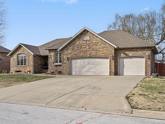 2nd image of 713 W Morning Glory Drive