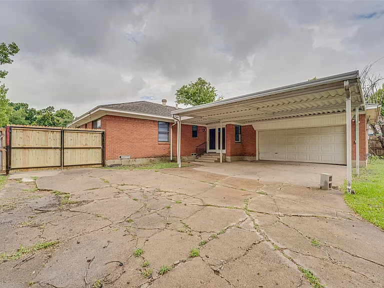 825 Branch Dr — Photo 23