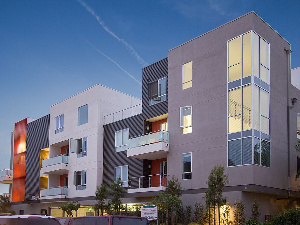 1st image of 11929 Courtleigh Dr APT 305