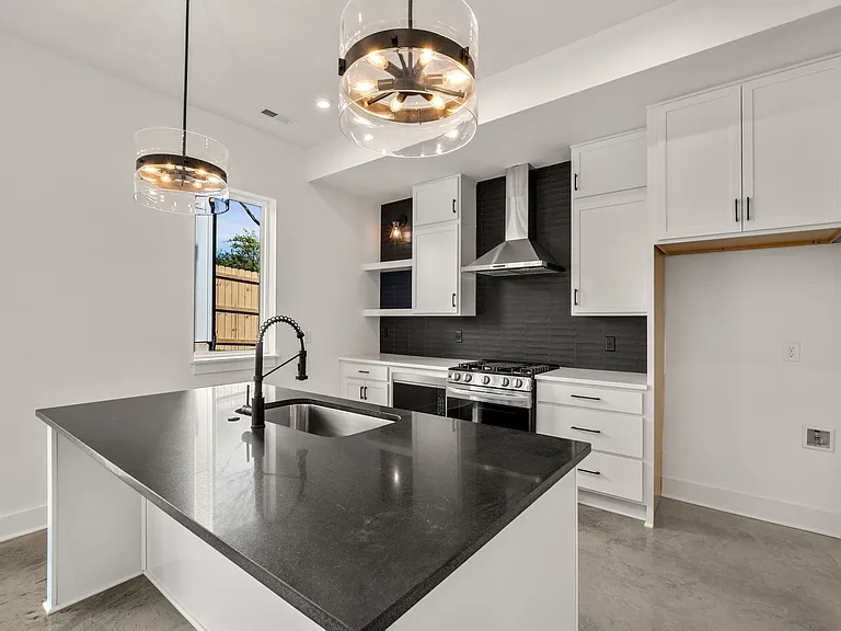 315A Edith Ave — Photo 9