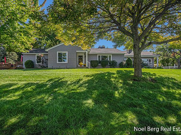 2nd image of 416 Buena Vista Dr