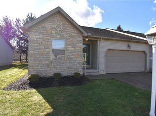 330 Myron St, Hubbard, OH 44425