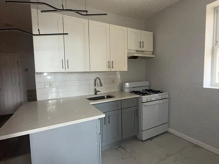 410 N 5th St #104 — Photo 4