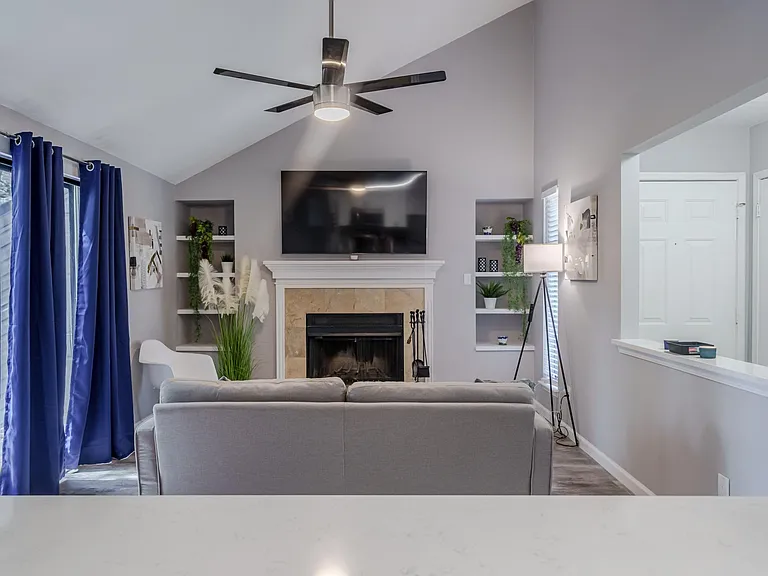 124 Elm Ave SE #3C — Photo 10