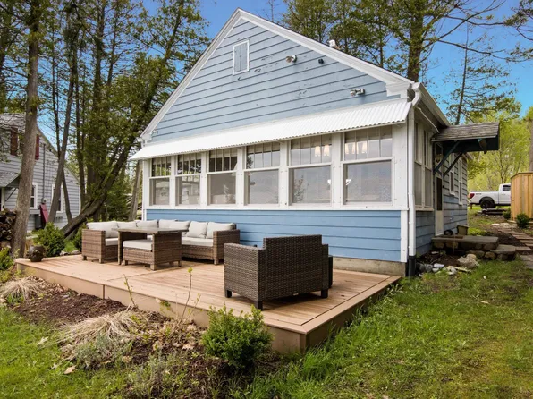 8834 Cedar St, Rapid City, MI 49676