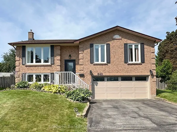 842 Saint Anne Ct, Oshawa, ON L1J 7N1
