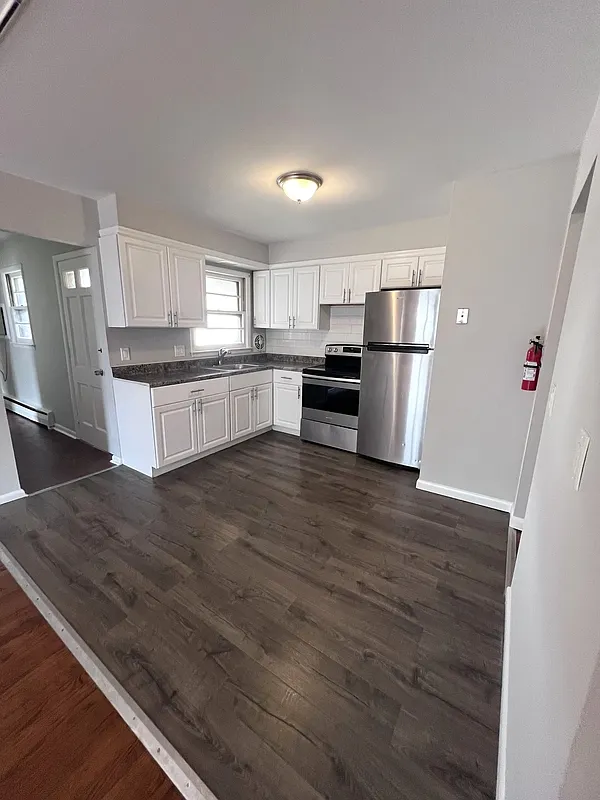 96 S Hamilton St — Photo 2