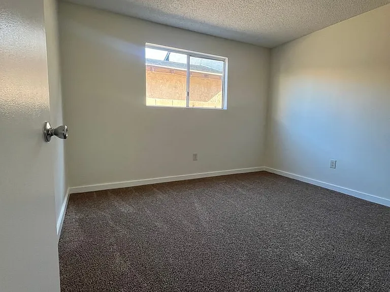 24838 Newhall Avenue — Photo 8