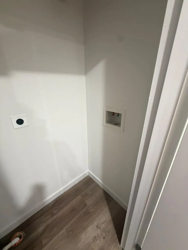 1 bed, $1,718 — Photo 4