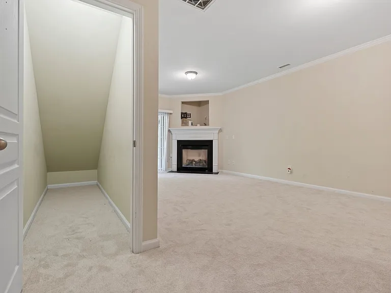 160 Grey Elm Trl — Photo 13