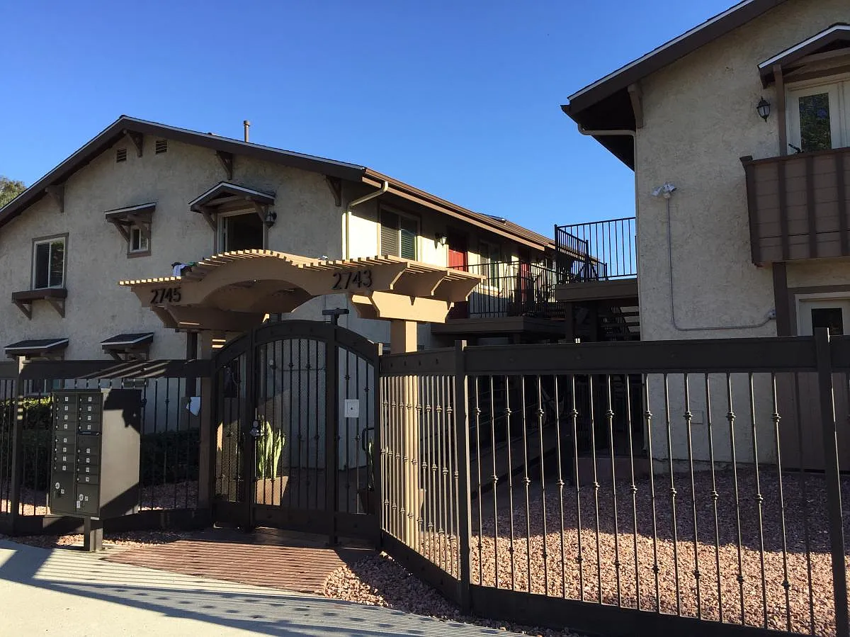 2 bed, 840 sqft, $2,550 — Photo 1