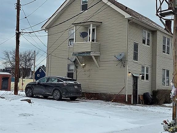 3rd image of 1216 Lakefront Ave #1