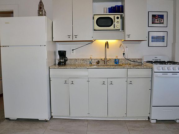 5th image of 522 N 7th Ave APT D