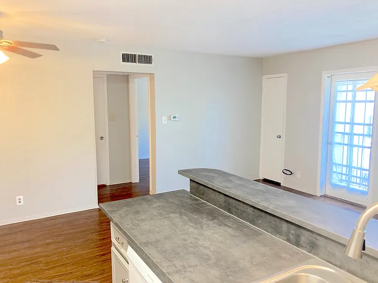 910 Duncan Ln #2 — Photo 5