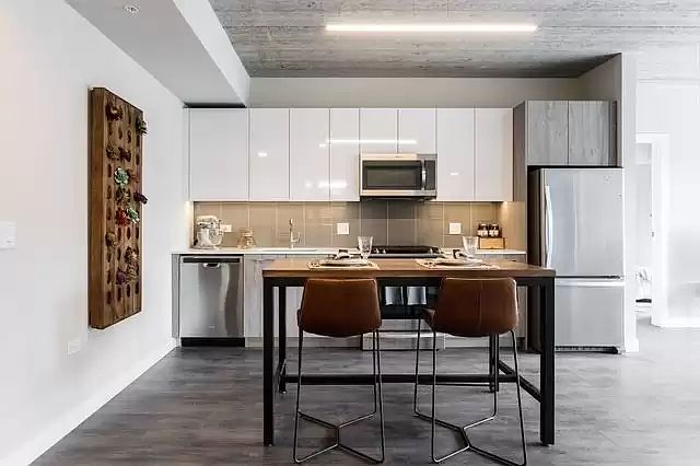 1st image of 1736 N Leavitt Ave #304