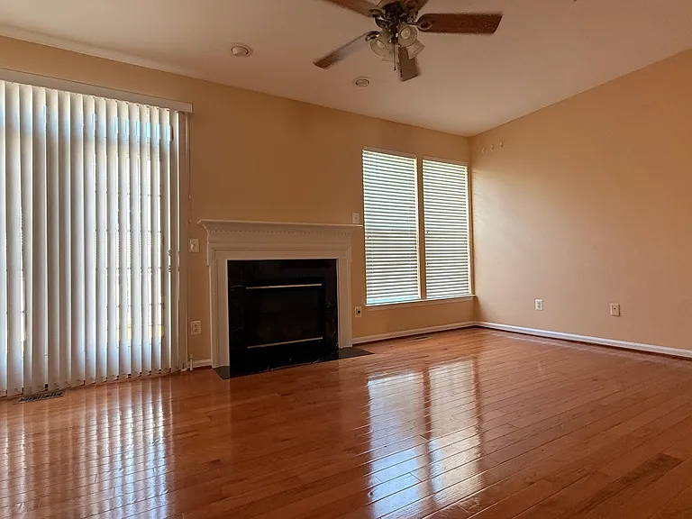 10404 Damascus Park Ln — Photo 10