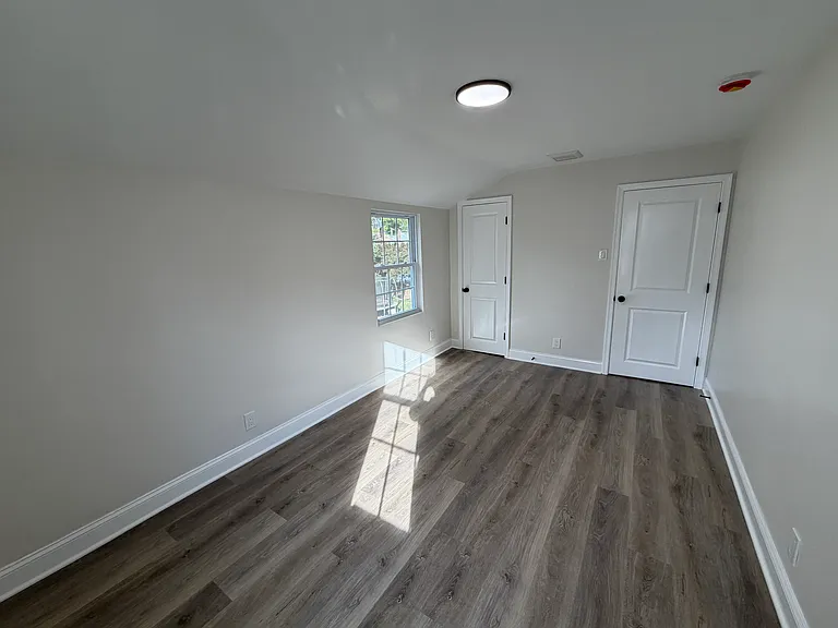 413 Evans Ave — Photo 18