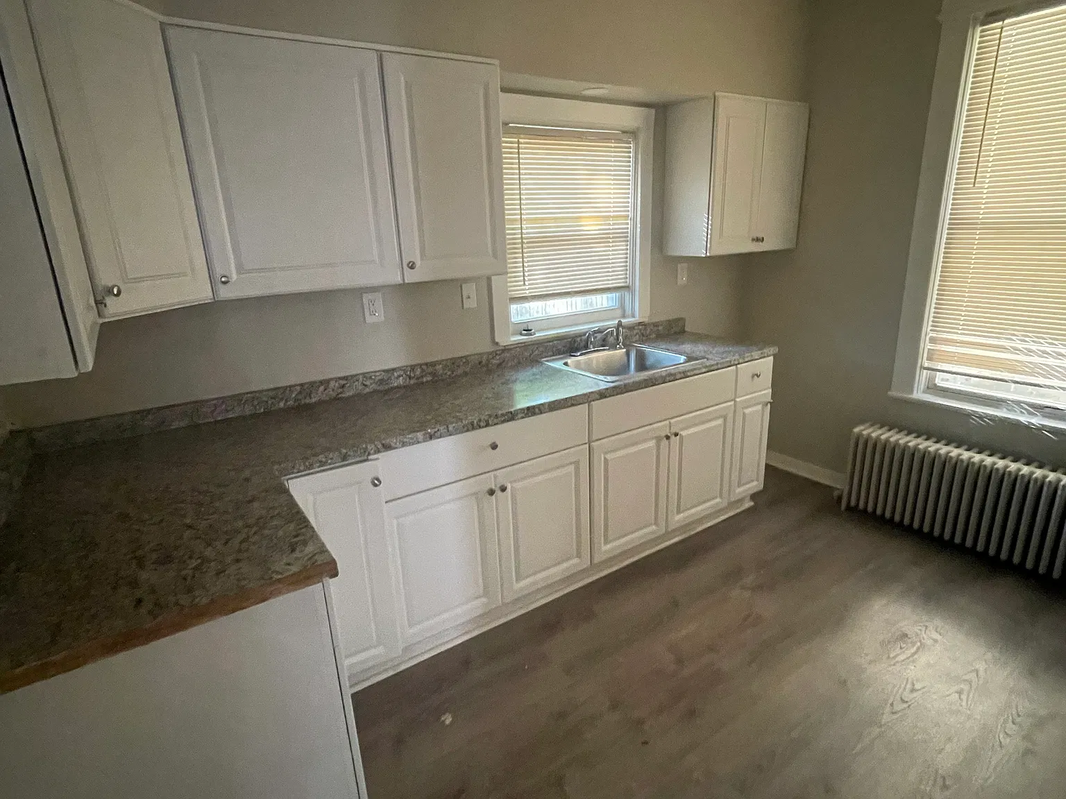 4 bed, 1000 sqft, $2,000 — Photo 3