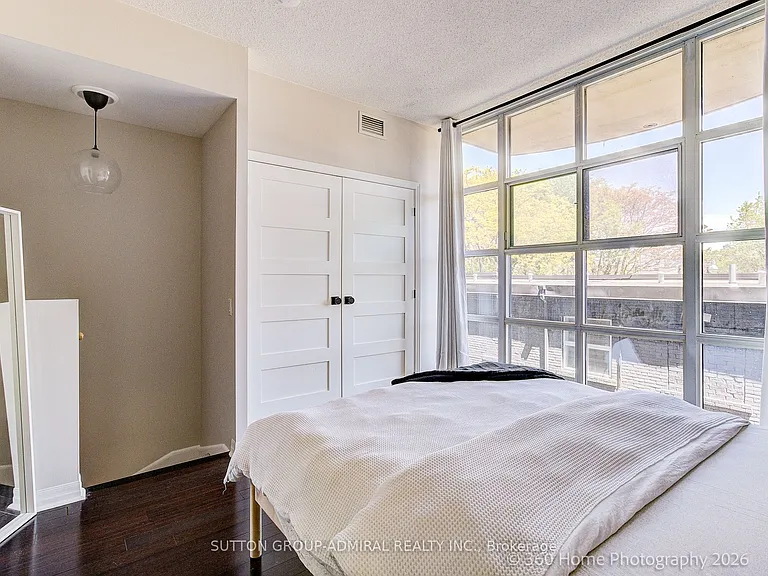 901 Queen St W #208 — Photo 11
