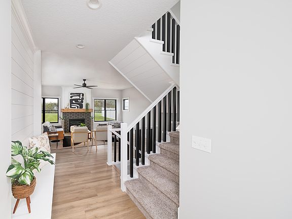 4th image of 305 W Torrey Pines Dr