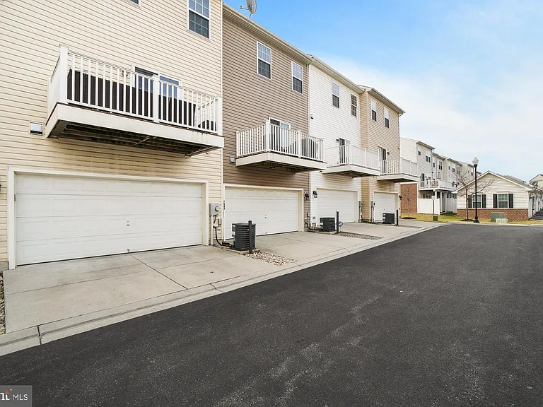 7803 Wormans Mill Rd — Photo 30