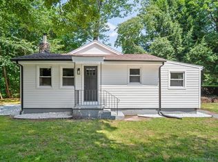 5 Pine Trl, Avon, CT 06001