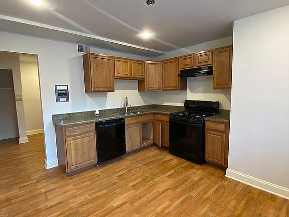 2nd image of 6420 N Hamilton Ave APT 1C