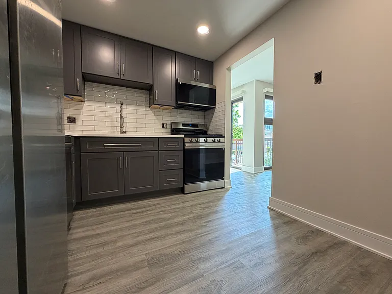 5525 N Chester Ave #42 — Photo 4