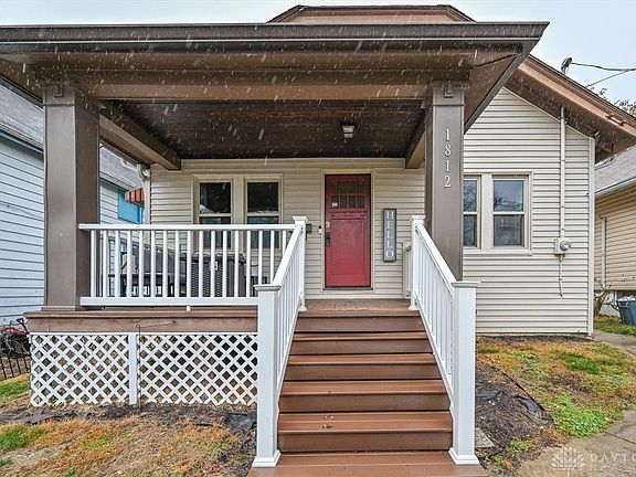 3rd image of 1812 Lincoln Ave